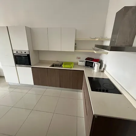 Swieqi Centre - Perfectly Located *